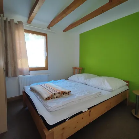 Camping & Bungalowdorf Am Waldbad Erlau (St. Kilian)
