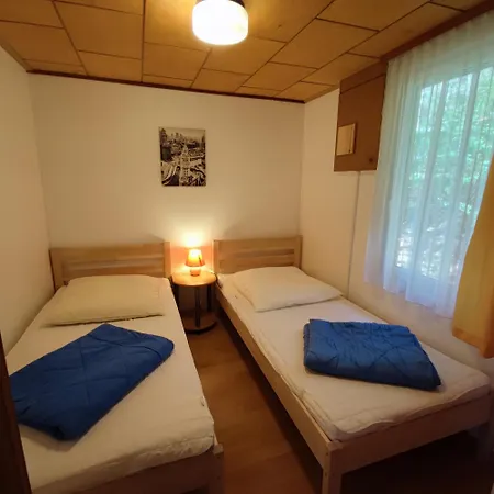 Campeggio & Bungalowdorf Am Waldbad Erlau (St. Kilian)