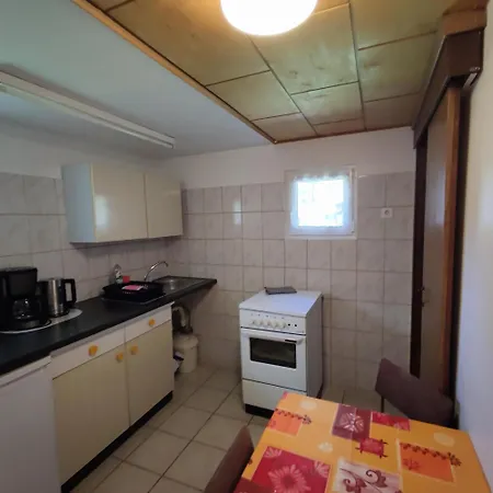 Camping & Bungalowdorf Am Waldbad *
