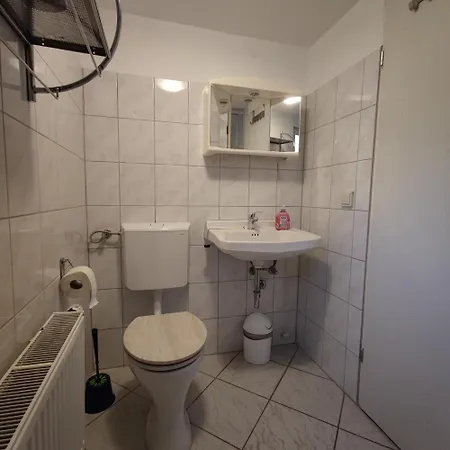 & Bungalowdorf Am Waldbad Camping *