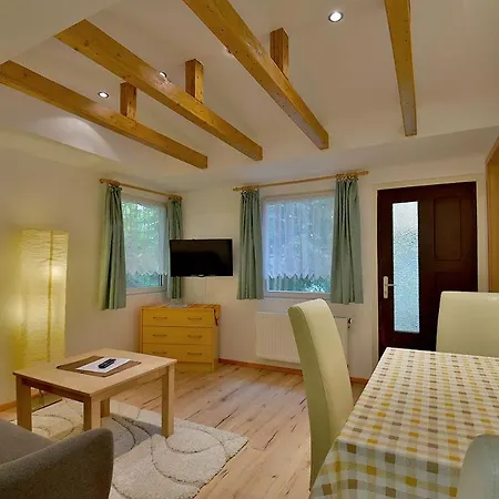 & Bungalowdorf Am Waldbad Erlau (St. Kilian)