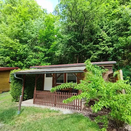 & Bungalowdorf Am Waldbad