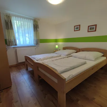 Camping & Bungalowdorf Am Waldbad Erlau (St. Kilian)