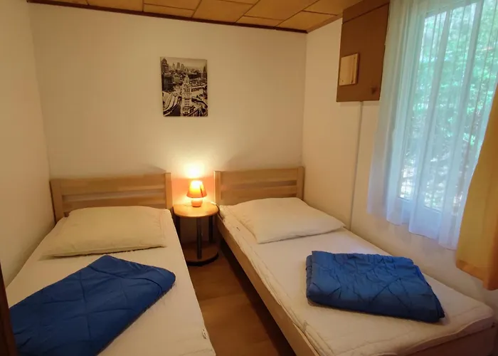 Campingplatz Campingplatz&bungalowdorf Am Waldbad Erlau (St. Kilian)